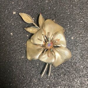 Vintage Gold Flower Brooch